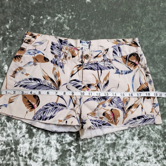 Madewell Leaf Print Shorts - Picture 6 of 8
